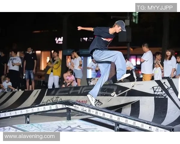 极限运动嘉年华点评：成都滑板队的团队协作表现